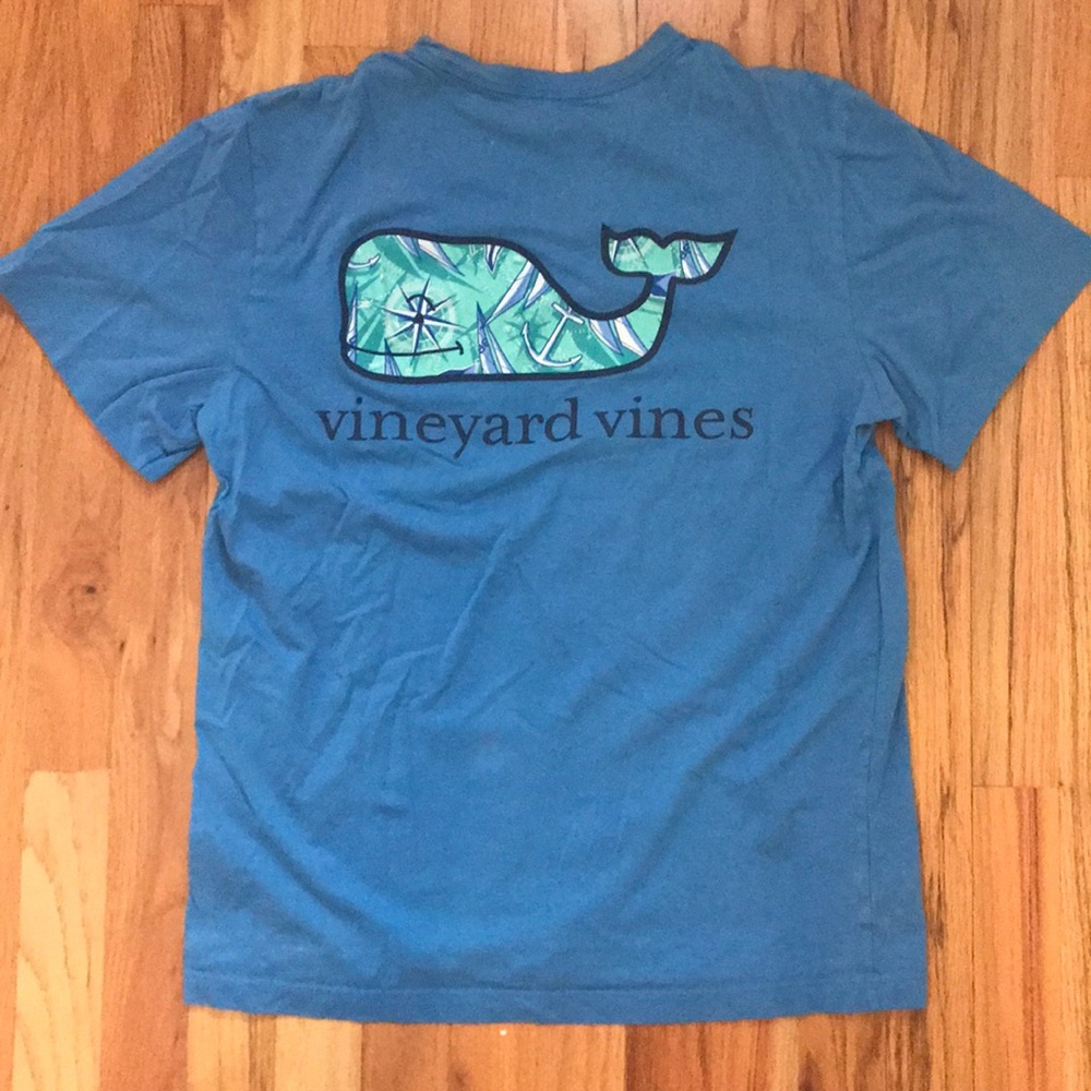 Blue Vineyard Vines T-shirt